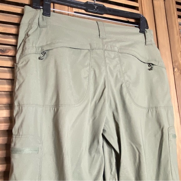 L.L. Bean Khaki outdoor hiking water resistant cinch bottom cargo pants size 6 - Picture 6 of 8